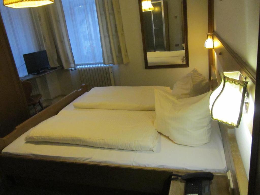 Hotel Zum Ochsen Stadtbergen Zimmer foto